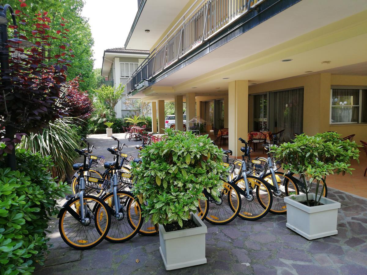 Hotel Devon & Breakfast Cesenatico